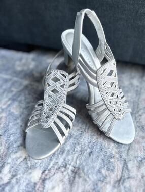 Karen Scott Danely Strappy Sandals Women’s Size 8.5 Silver